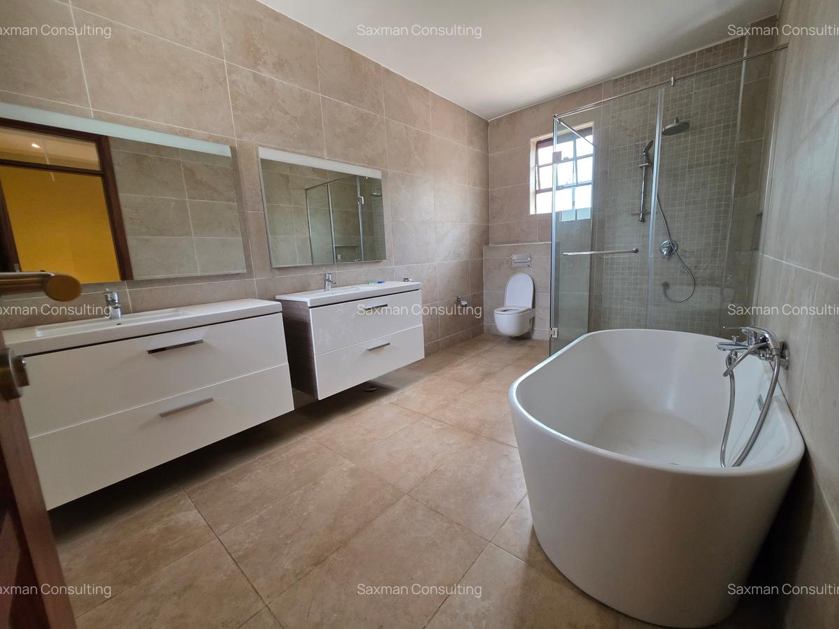 5 Bed House with En Suite in Runda - 19