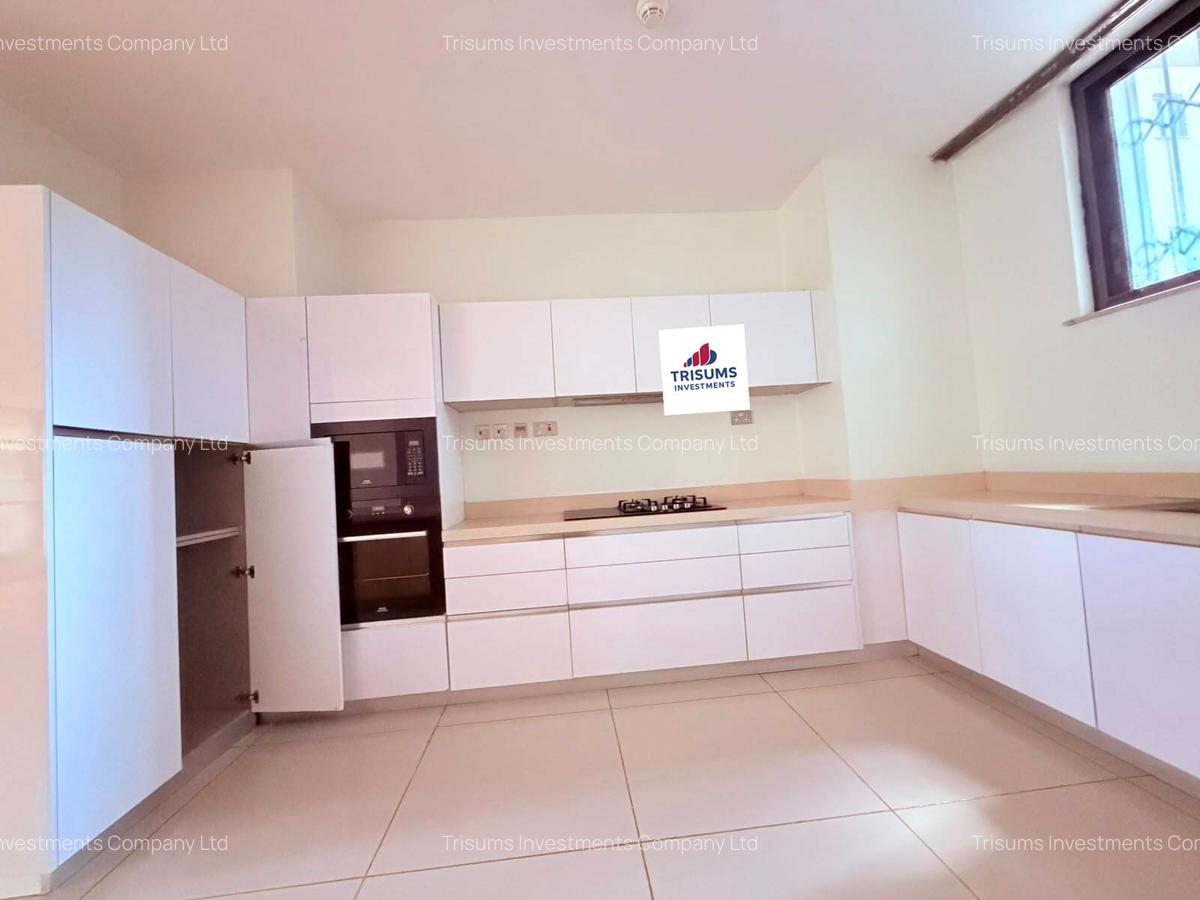 3 Bed Apartment with En Suite in Parklands - 3