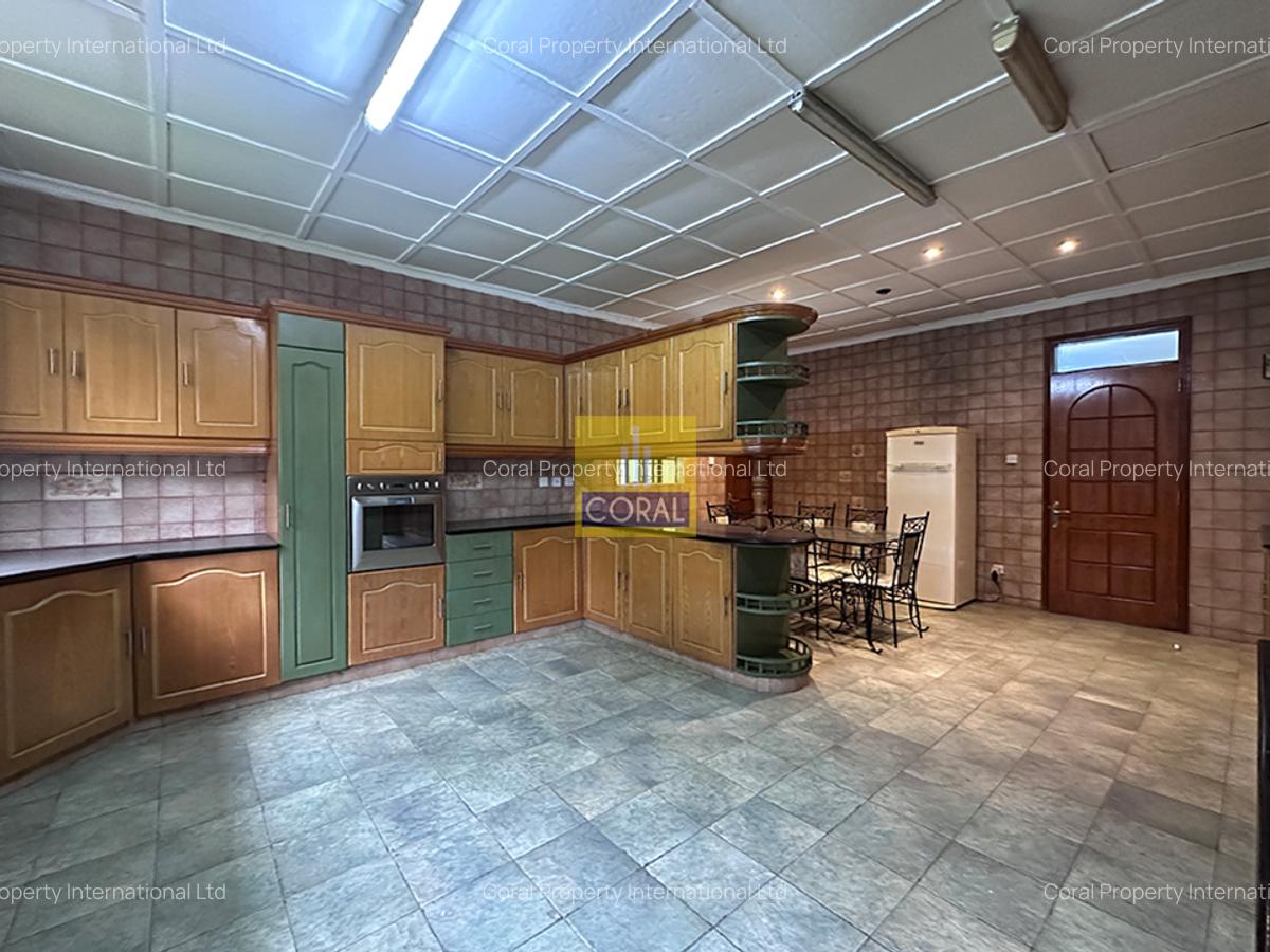5 Bed House in Runda - 4