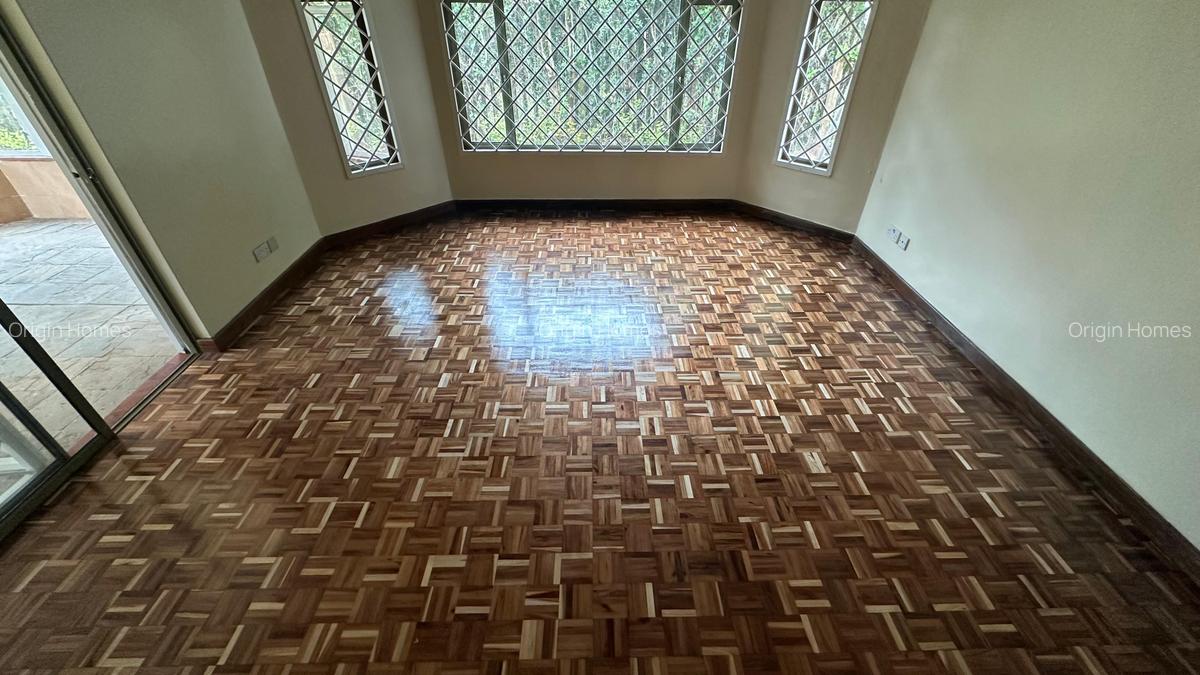 4 Bed House with En Suite at Valley Arcade - 3