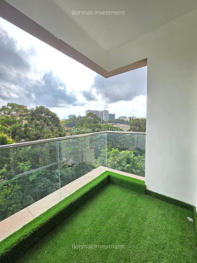 4 Bed Apartment with En Suite at Riverside Drive - 6