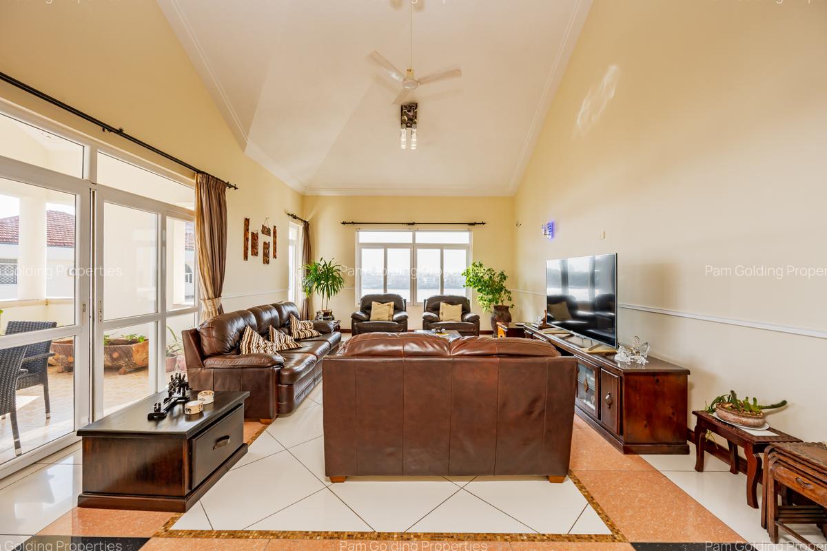 Furnished 3 Bed Apartment with En Suite at Cement Road - 8
