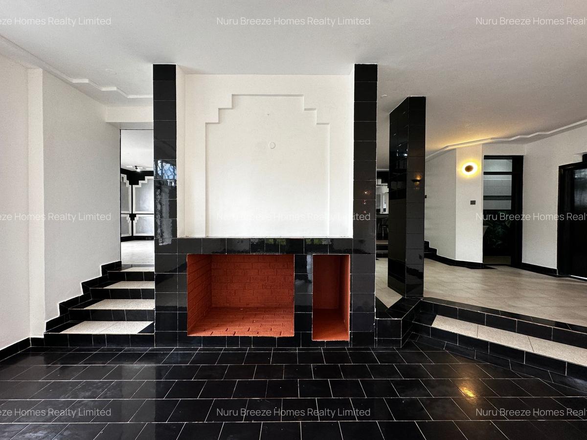 5 Bed House with En Suite in Runda - 12
