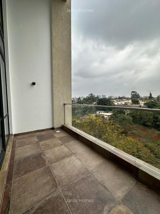3 Bed Apartment with En Suite at Riverside Drive - 10