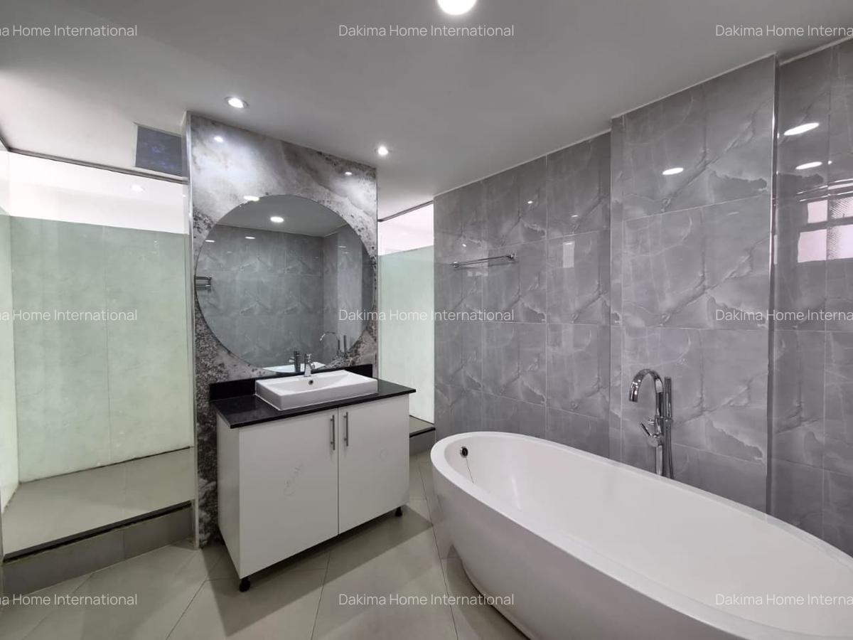 5 Bed Apartment with En Suite in General Mathenge - 10