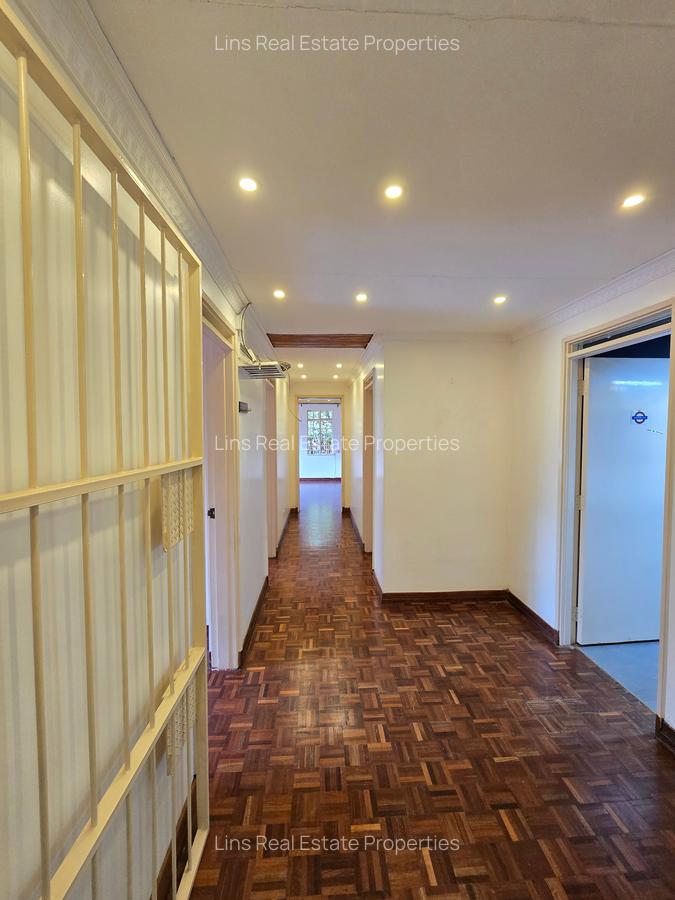 4 Bed House with En Suite in Runda - 7
