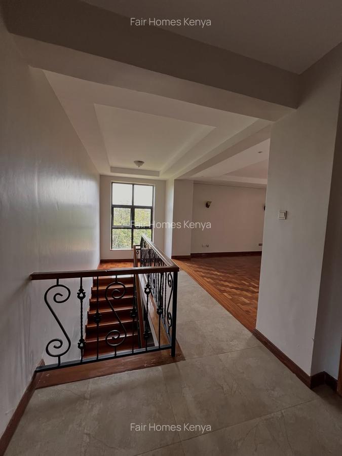 4 Bed Apartment with En Suite at Riverside Drive - 12