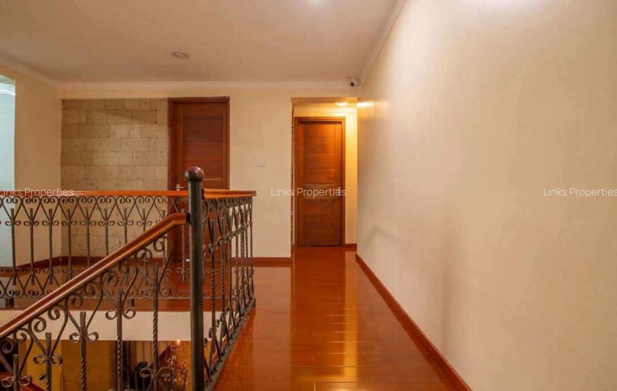 5 Bed Townhouse with En Suite at Karen - 4