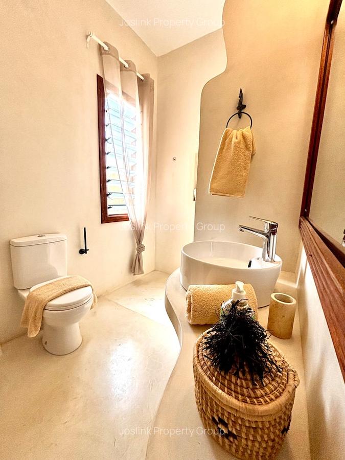3 Bed Townhouse with En Suite at Greenwood Drive - 15