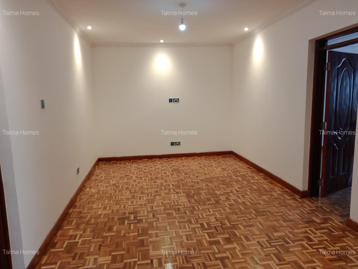 4 Bed Townhouse with En Suite at Lavington Green - 10