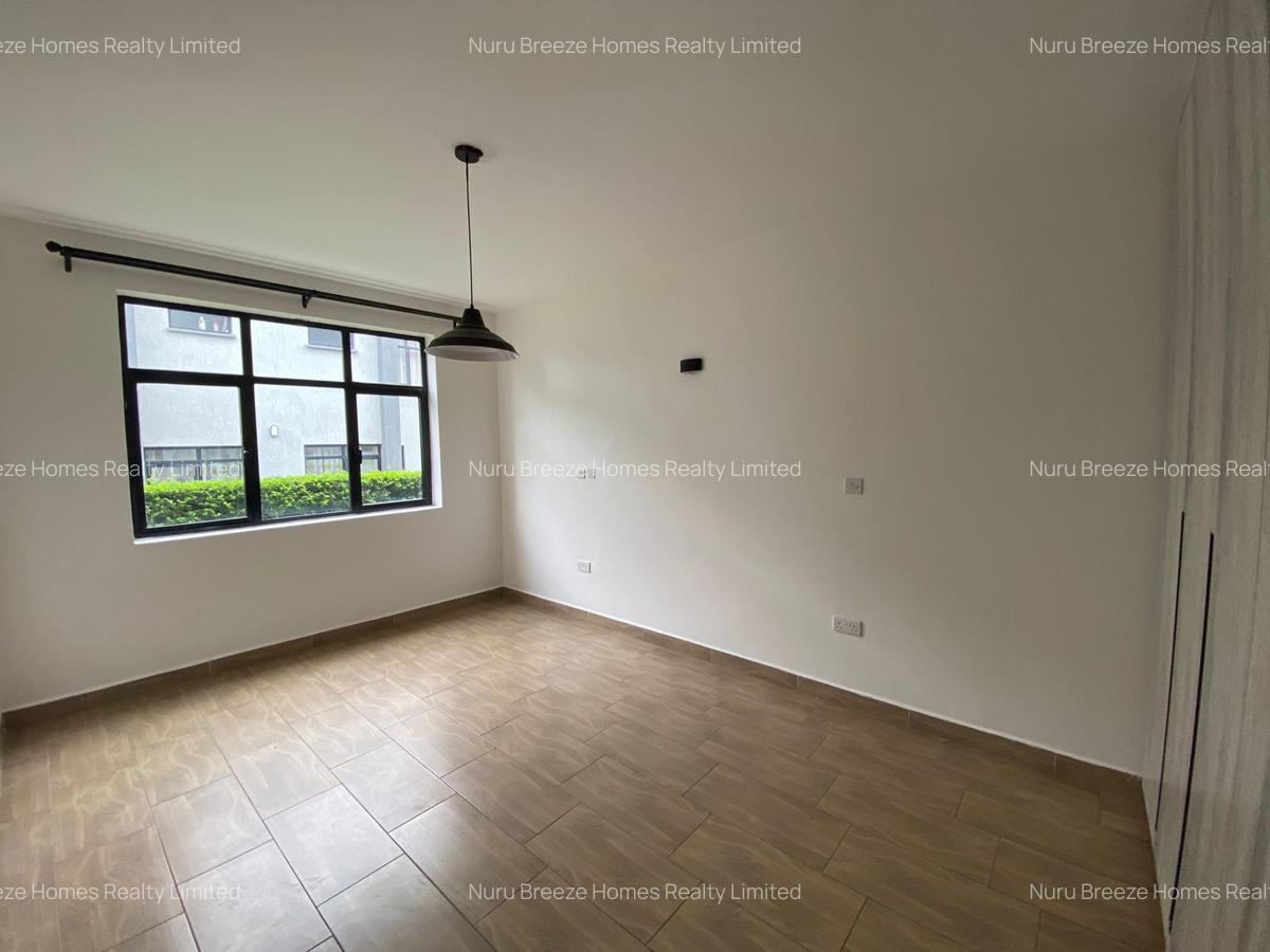 4 Bed Townhouse with En Suite in Ridgeways - 17