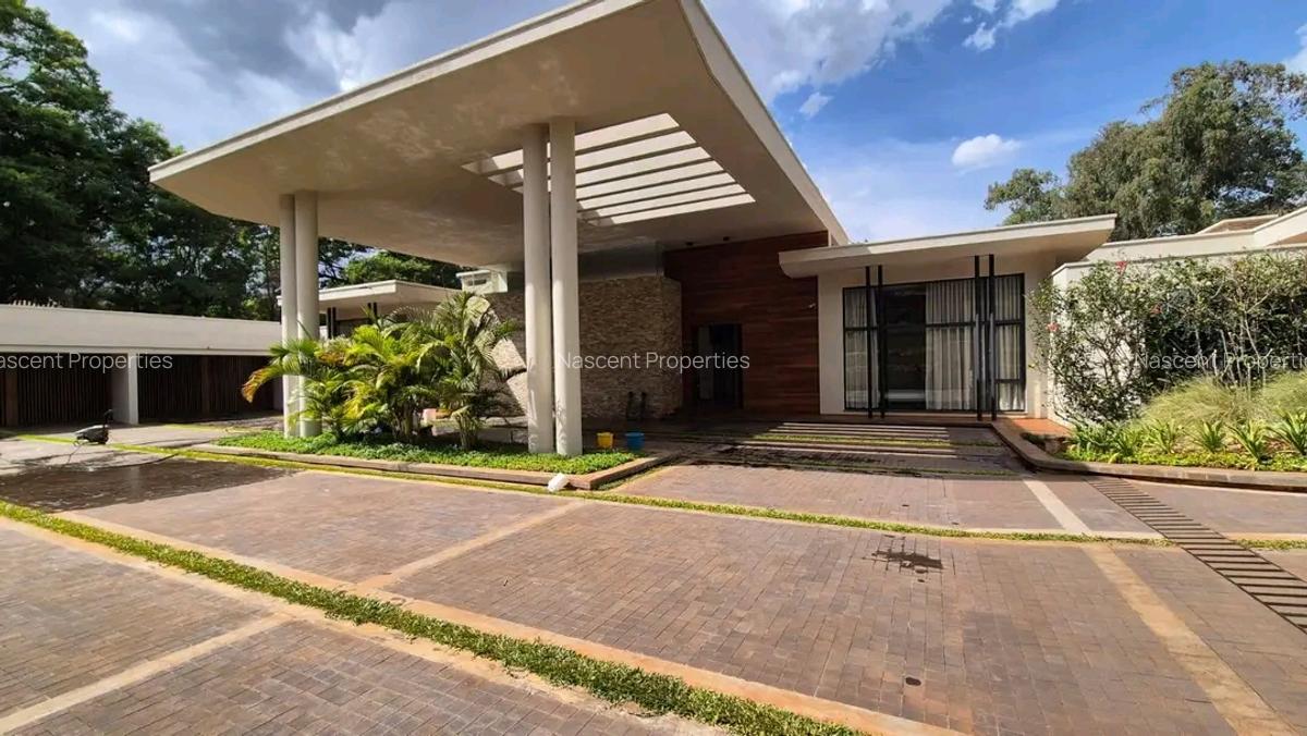 6 Bed House with En Suite in Loresho - 1