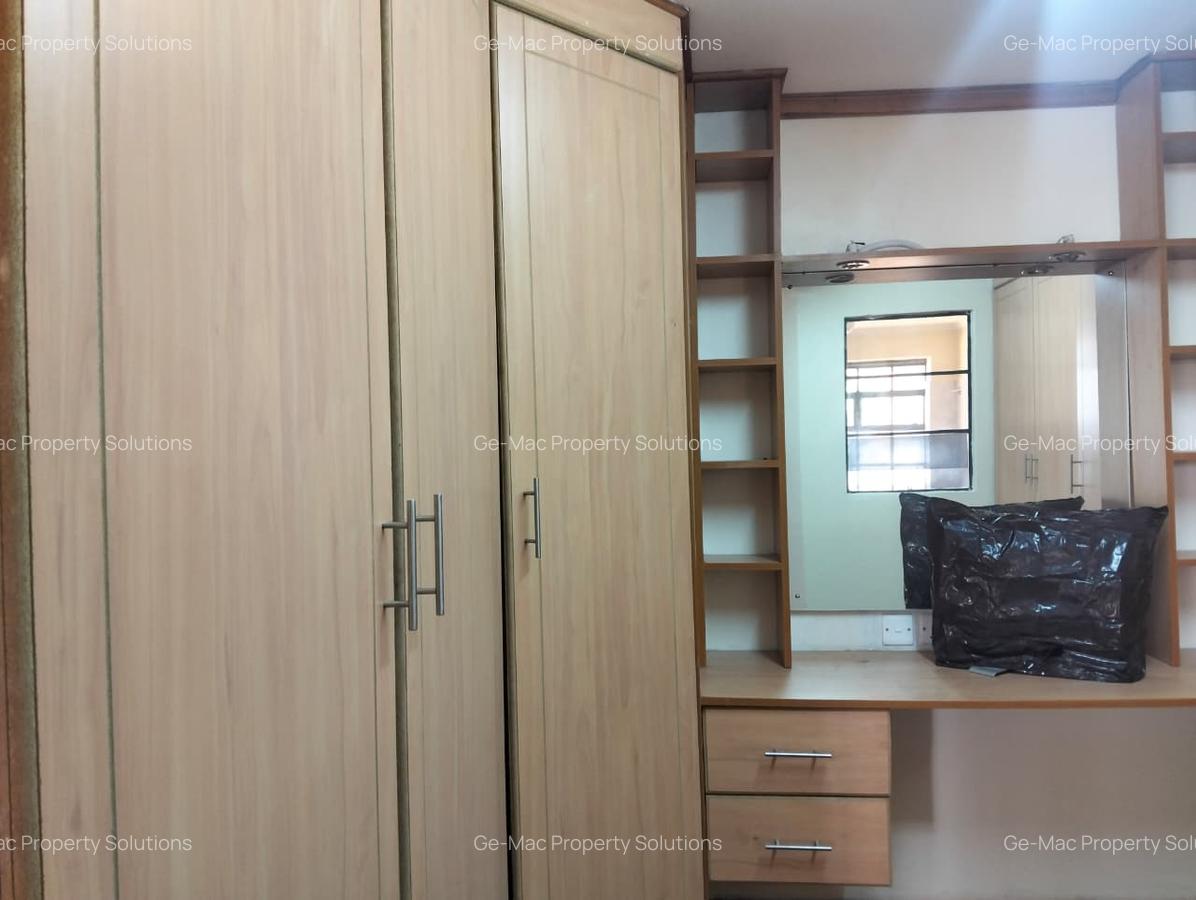 5 Bed House with En Suite in Lavington - 7