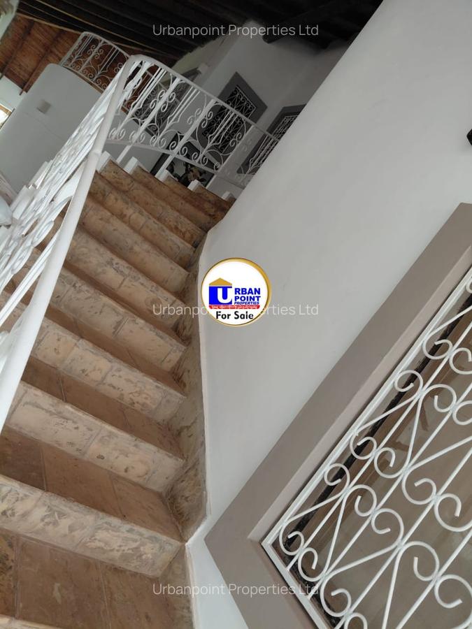 5 Bed Townhouse with En Suite in Malindi - 10