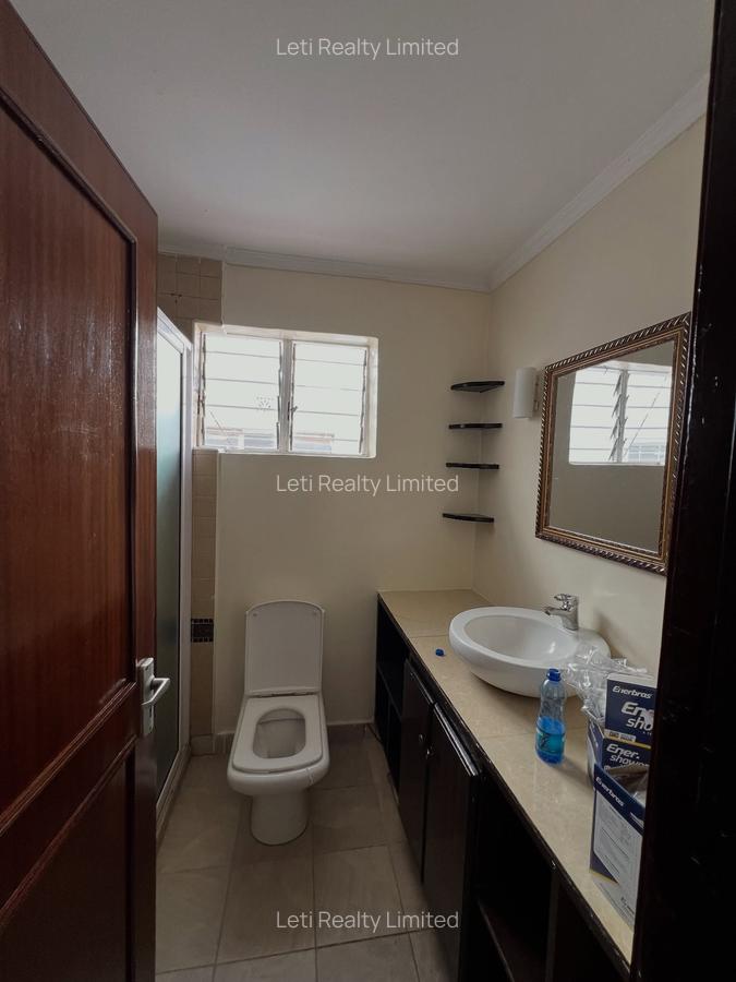 5 Bed Townhouse with En Suite in Lavington - 11