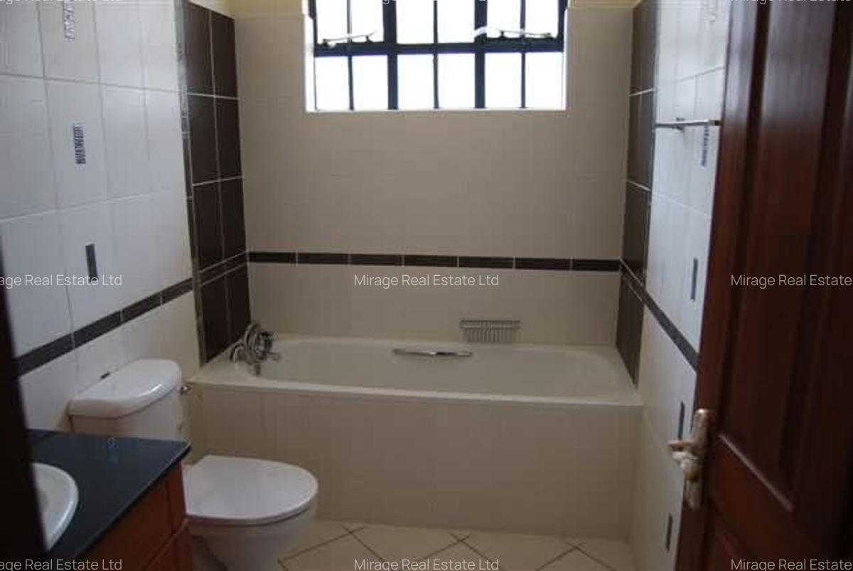 3 Bed Apartment with Swimming Pool in Rhapta Road - 17