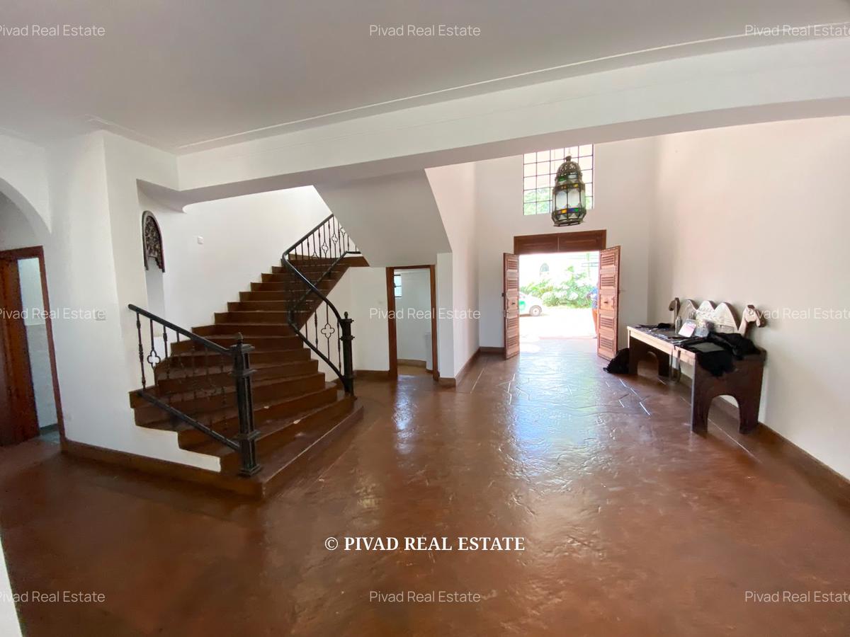 4 Bed House with Garden in Nyari - 2