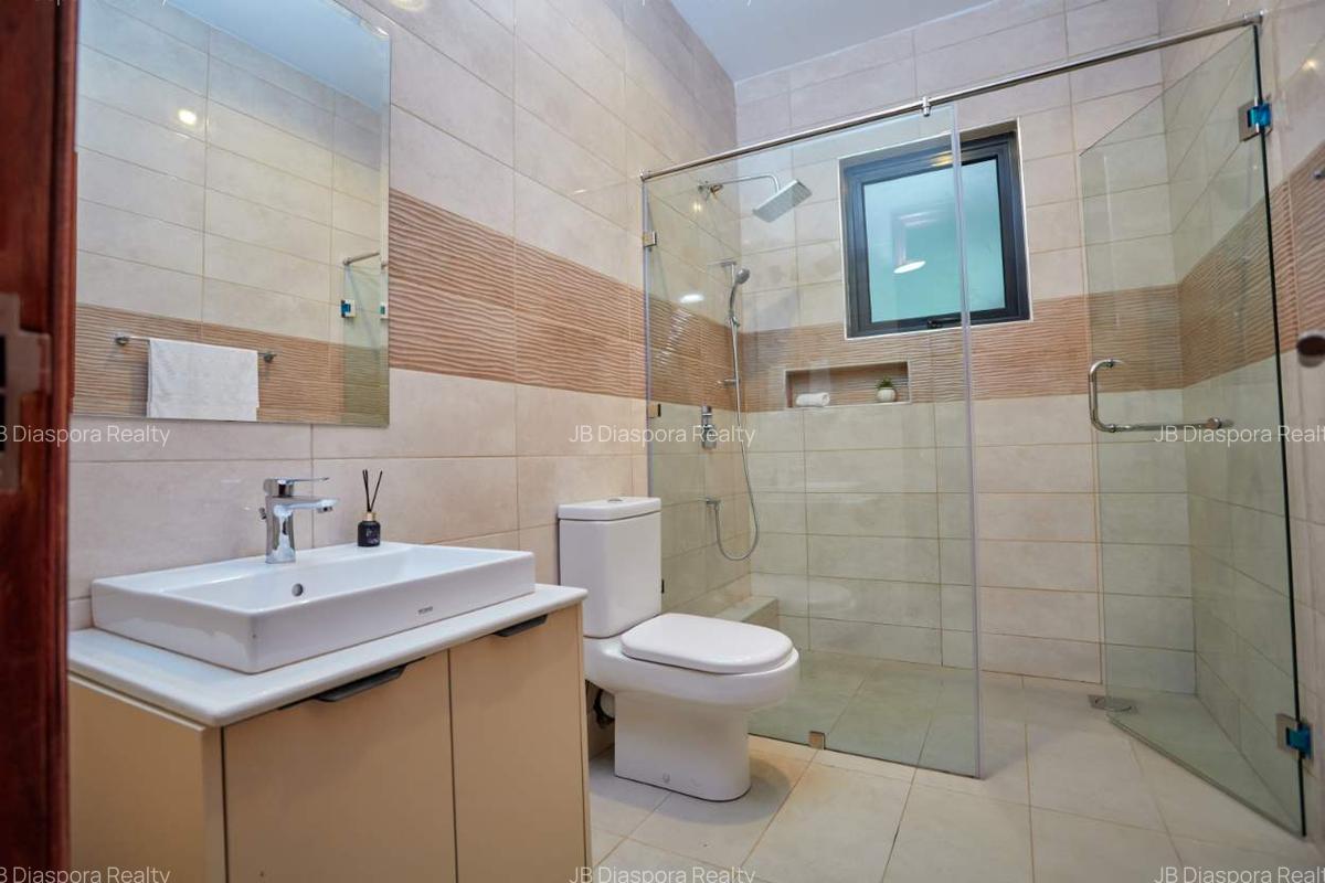 3 Bed Apartment with En Suite in Westlands Area - 13
