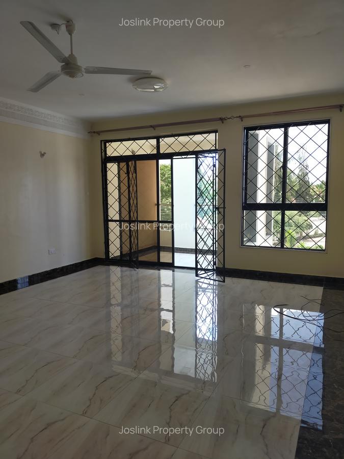 3 Bed Apartment with En Suite in Mtwapa - 4