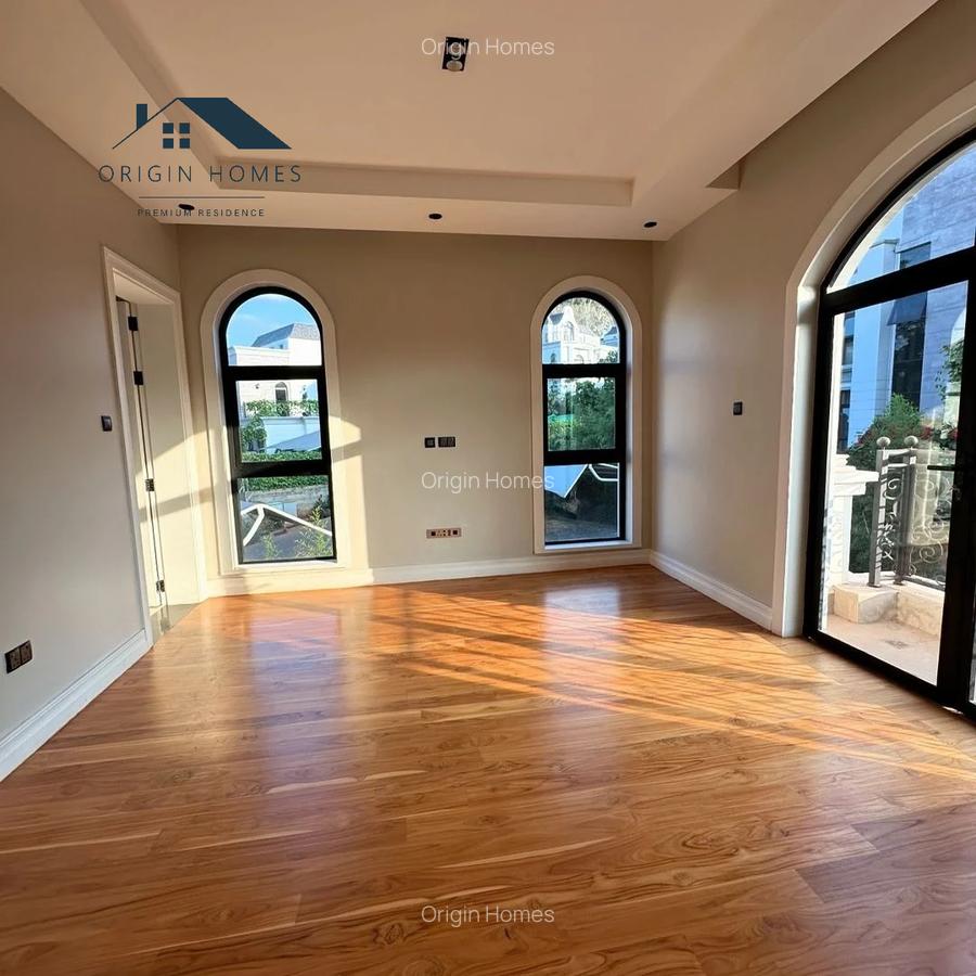 5 Bed Townhouse with En Suite at Loresho - 9
