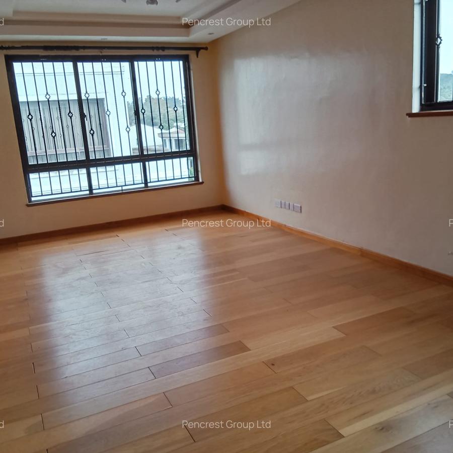 4 Bed Townhouse with En Suite in Lavington - 18