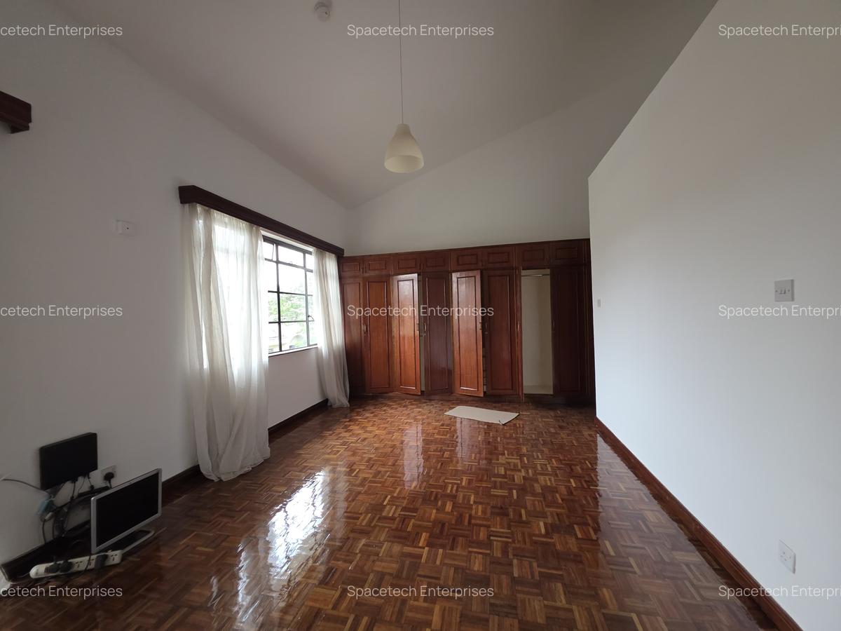 4 Bed Townhouse with En Suite in Spring Valley - 15