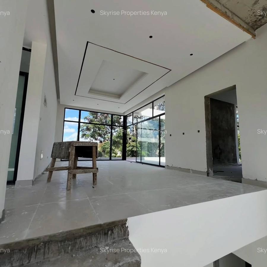 6 Bed Villa with En Suite in Lavington - 16
