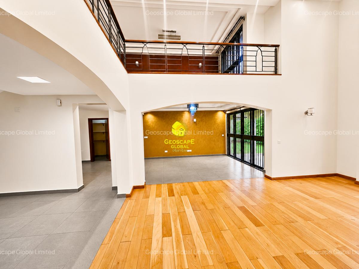 5 Bed House with En Suite in Lavington - 4