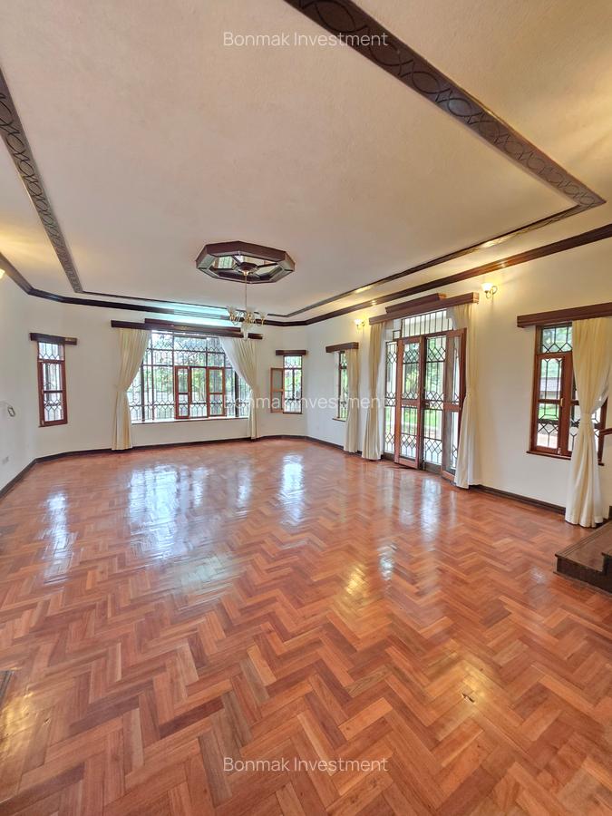 5 Bed House with En Suite at Old Runda - 12