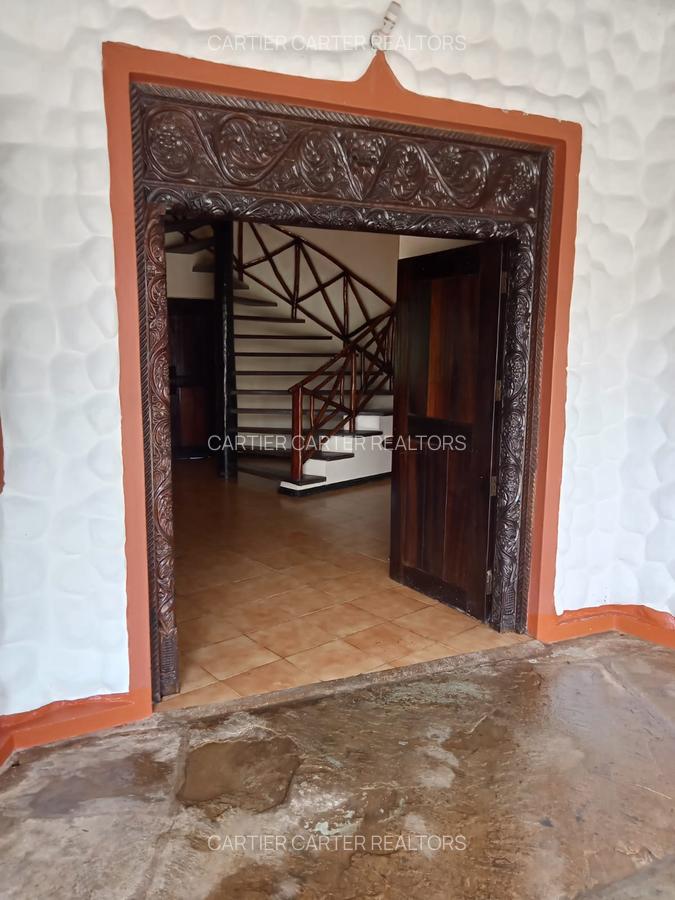 Land in Likoni - 6