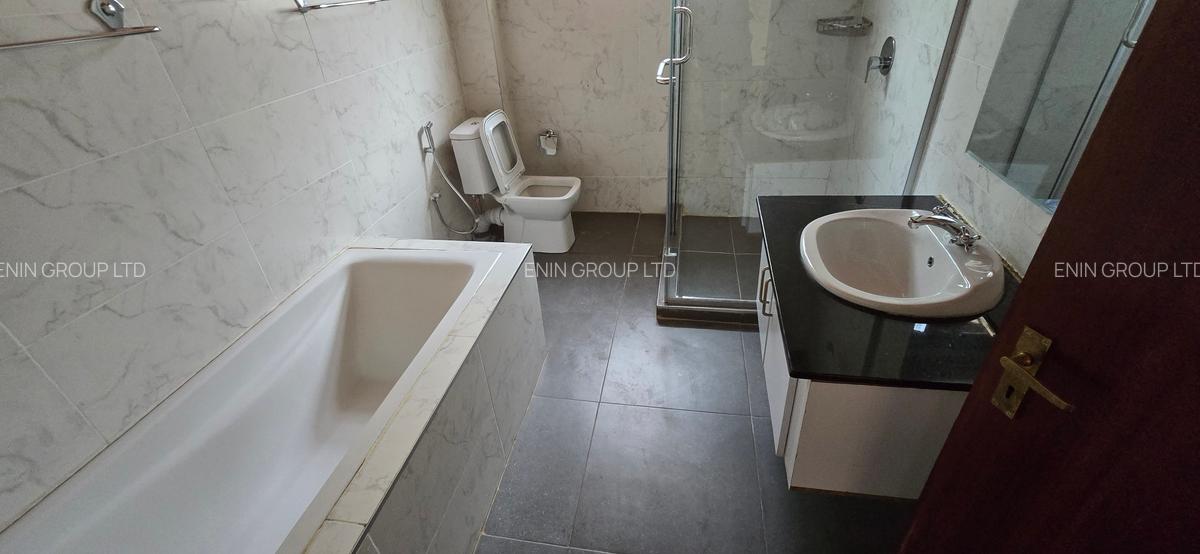 5 Bed Townhouse with En Suite at Nyari Central - 15