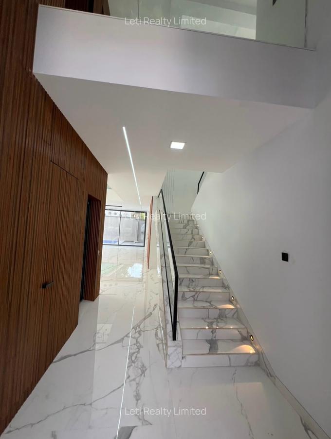 6 Bed Townhouse with En Suite in Lavington - 14