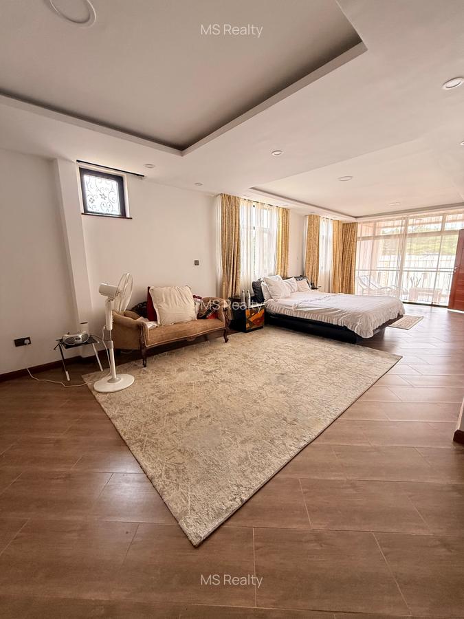 4 Bed Townhouse with En Suite in Spring Valley - 7