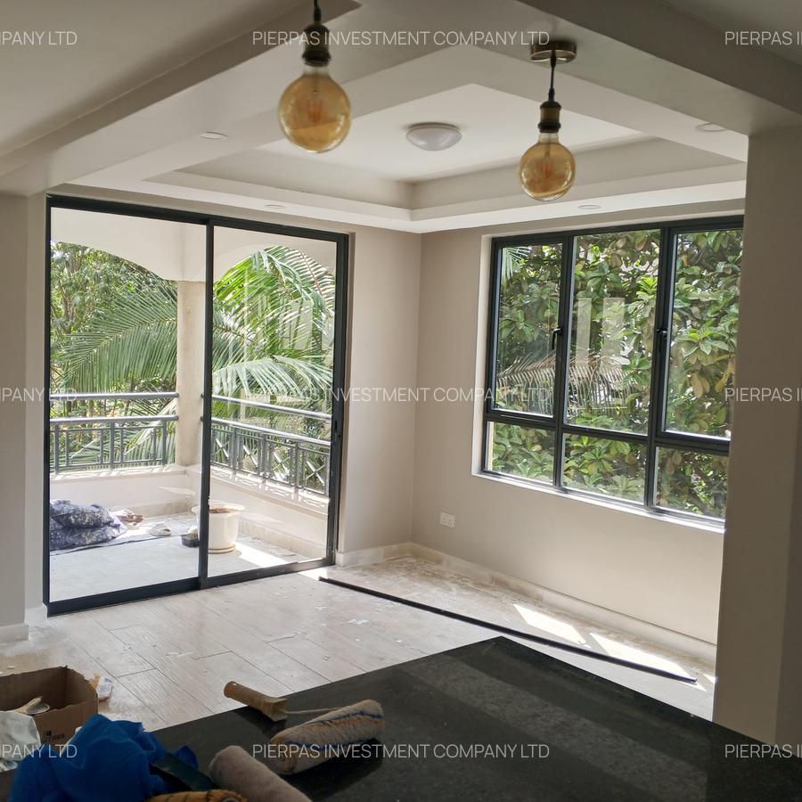 3 Bed Apartment with En Suite in Lavington - 9