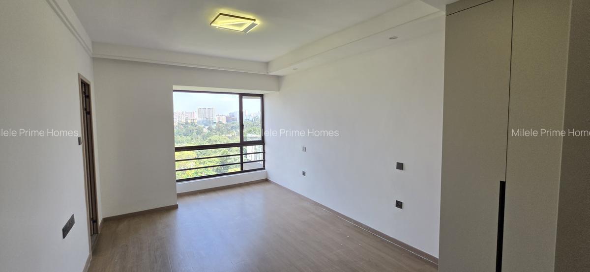 Serviced 3 Bed Apartment with En Suite at Riverside - 16