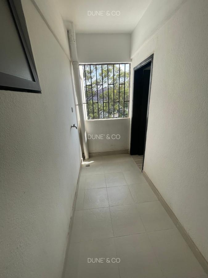 Serviced 2 Bed Apartment with En Suite in Westlands Area - 9