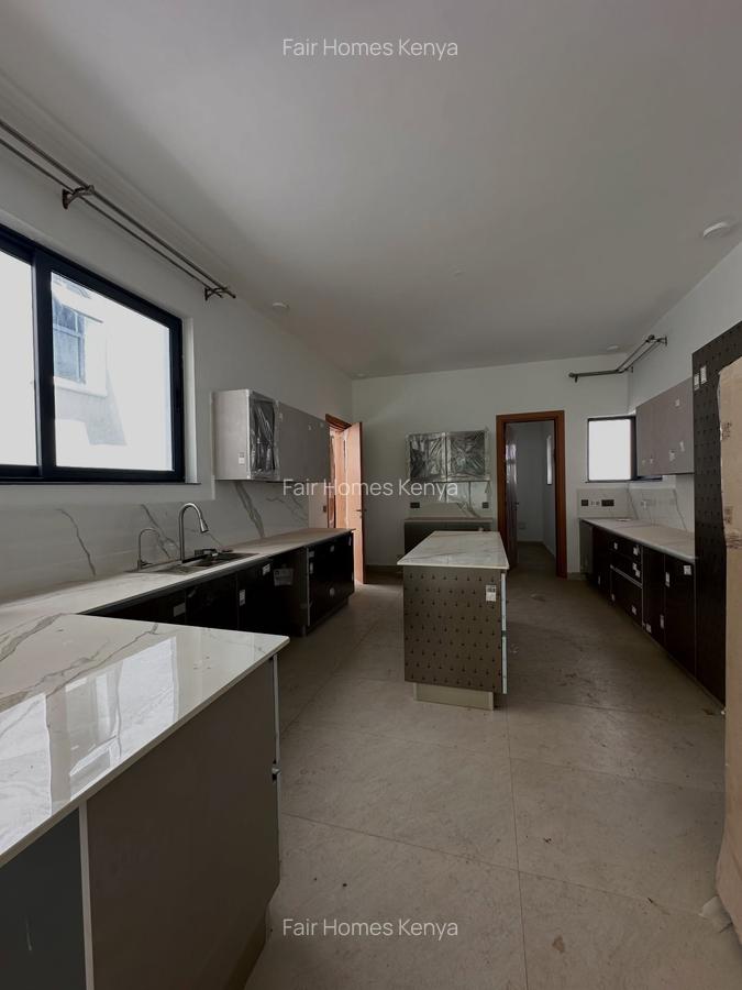 5 Bed Townhouse with En Suite at Lavington Green - 2