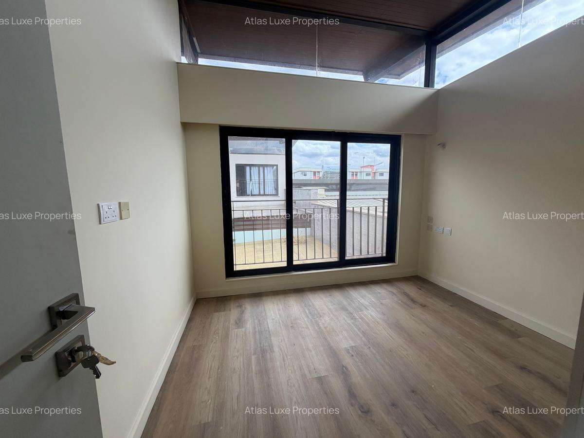 4 Bed Townhouse with En Suite in Runda - 9