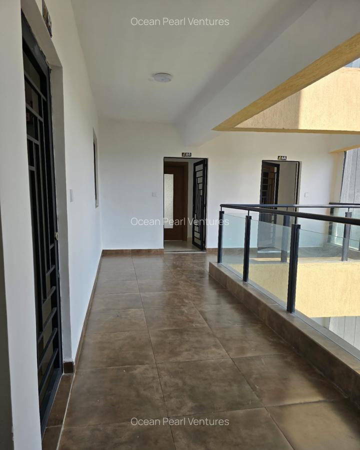 2 Bed Apartment with En Suite at Lantana - 4