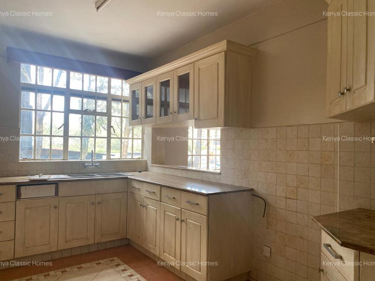 4 Bed Apartment with En Suite at Kilimani - 10