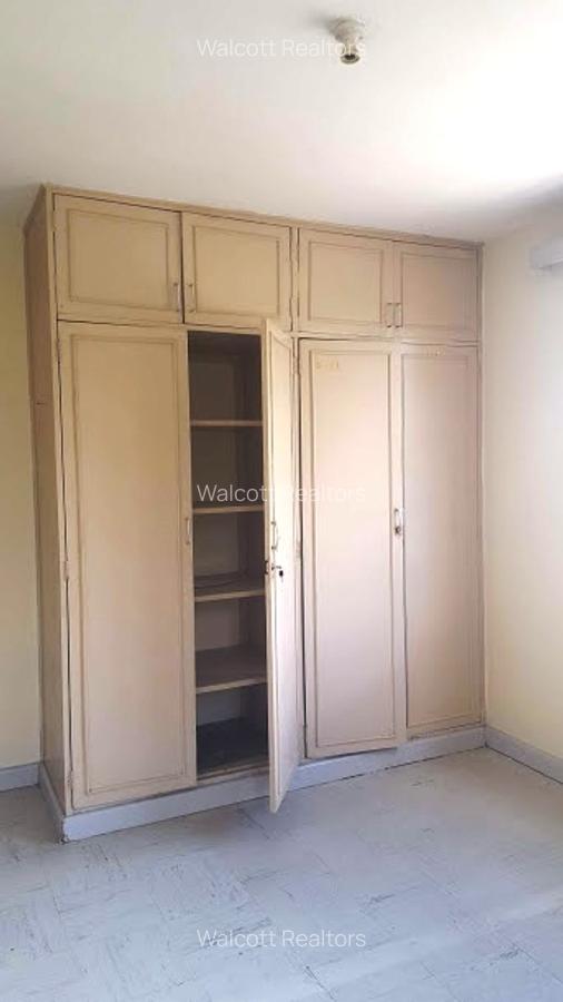 3 Bed Apartment with En Suite in Embakasi - 11