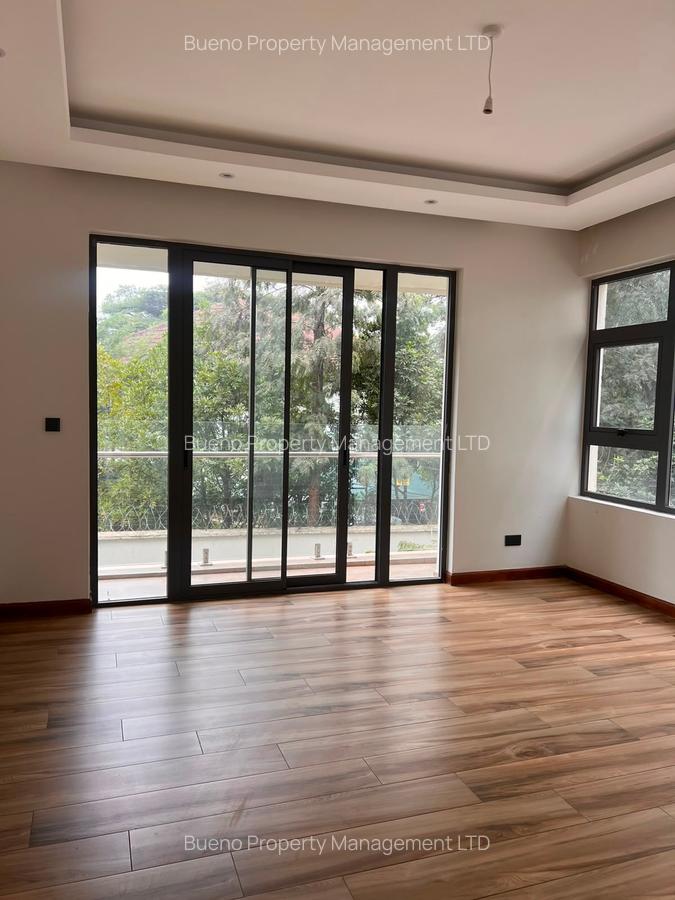 6 Bed Townhouse with Garden in Lavington - 7