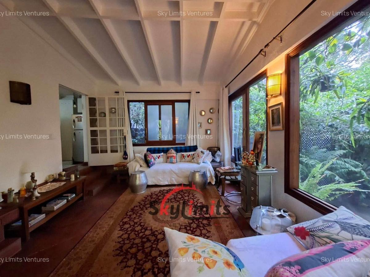 1 Bed House with Swimming Pool in Rosslyn - 1