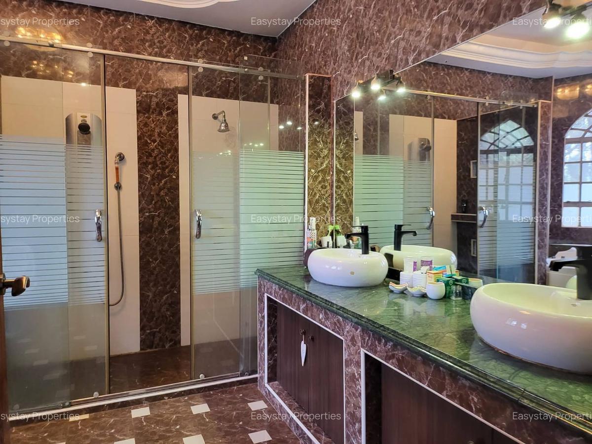 6 Bed House with En Suite in Nyari - 11