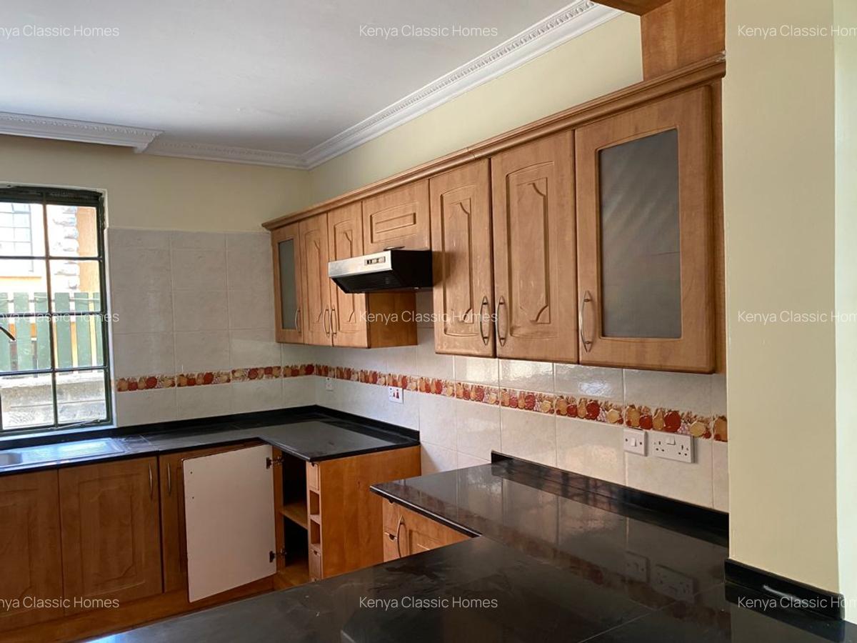5 Bed Townhouse with En Suite at Lavington - 9