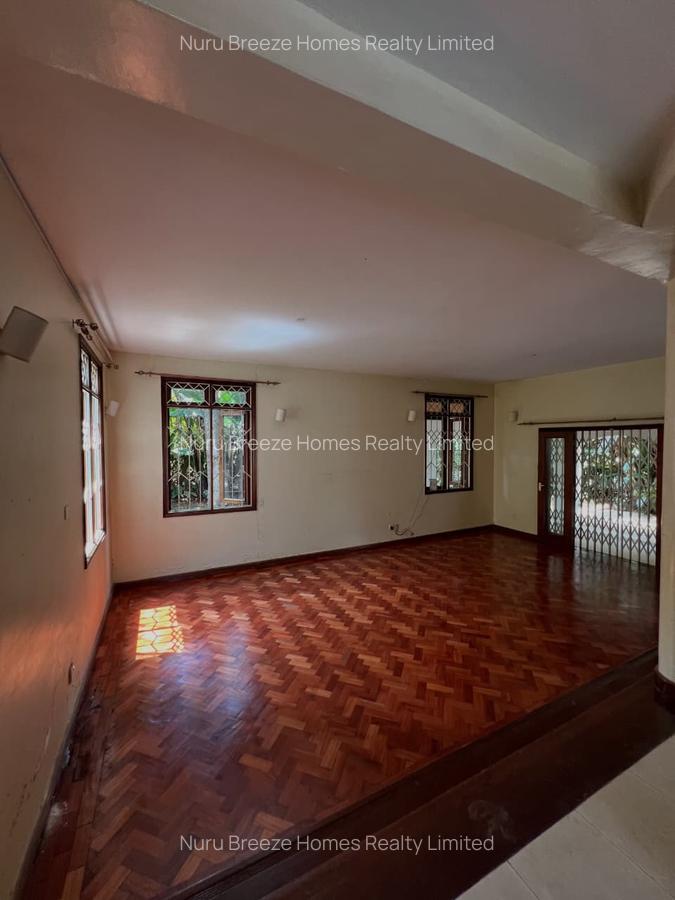 4 Bed Townhouse with En Suite in Lavington - 2