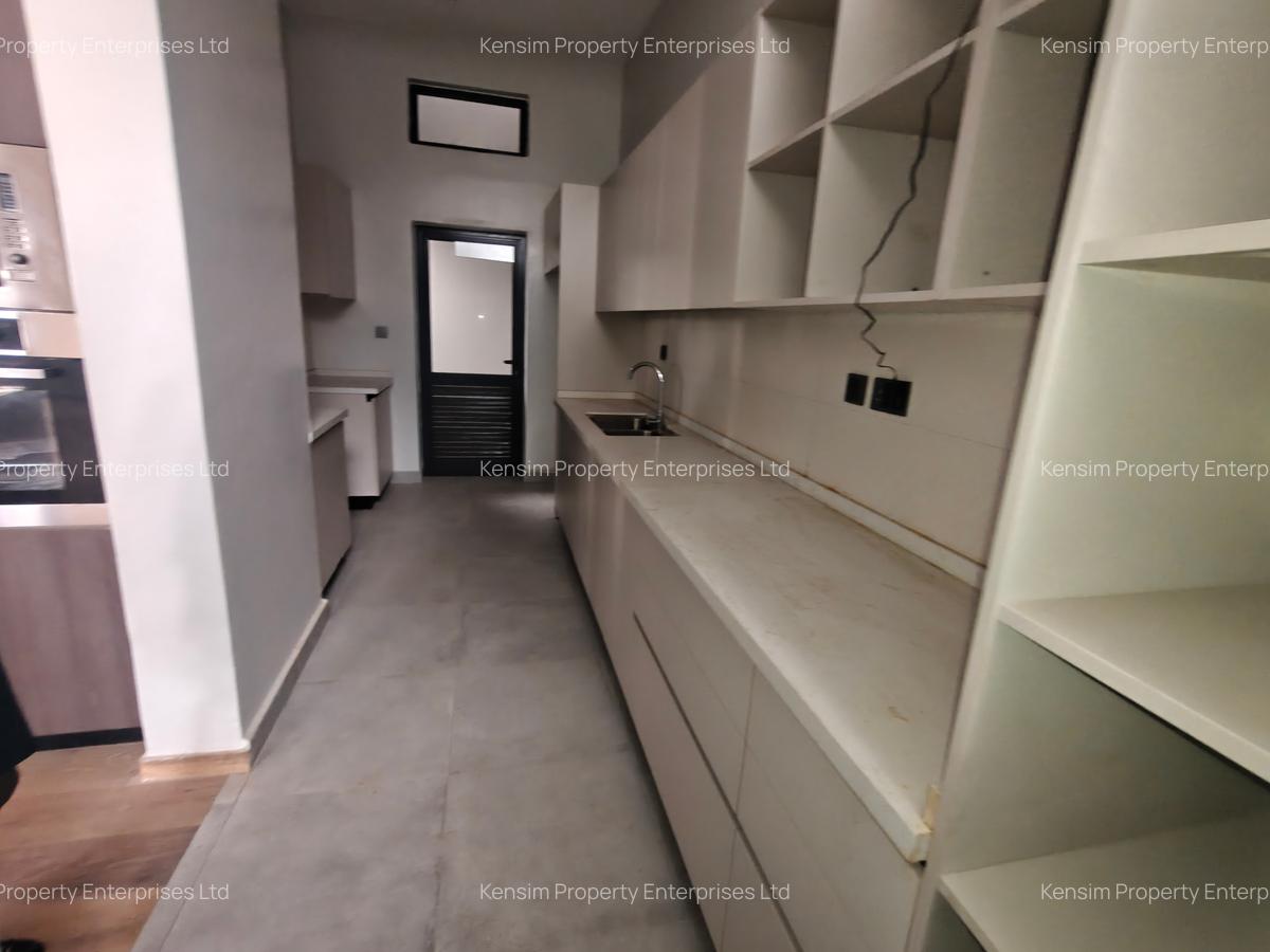 5 Bed Townhouse with En Suite in Runda - 4