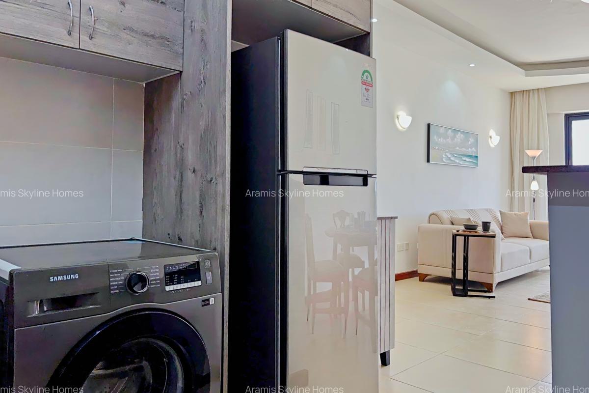 Furnished 2 Bed Apartment with En Suite at Lantana Road - 16