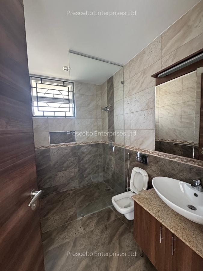 4 Bed Apartment with En Suite at Greenwood - 20