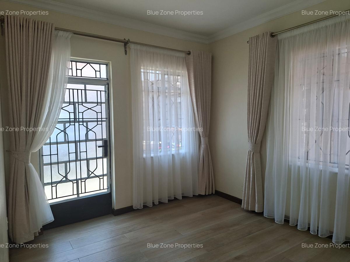 Furnished 2 Bed Apartment with En Suite at Close To Un - 7